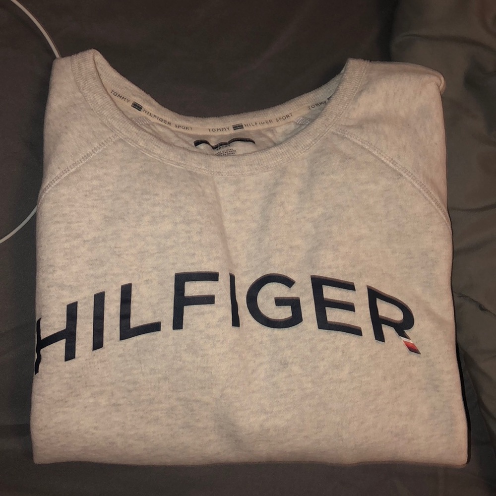 sweatshirt